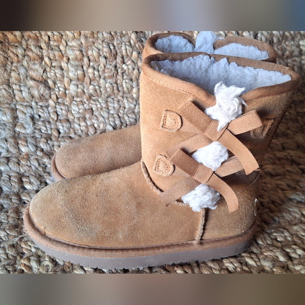Koolaburra by UGG Victoria Girls Boots Sz 13‎ Casual Cozy Comfty Winter Travel